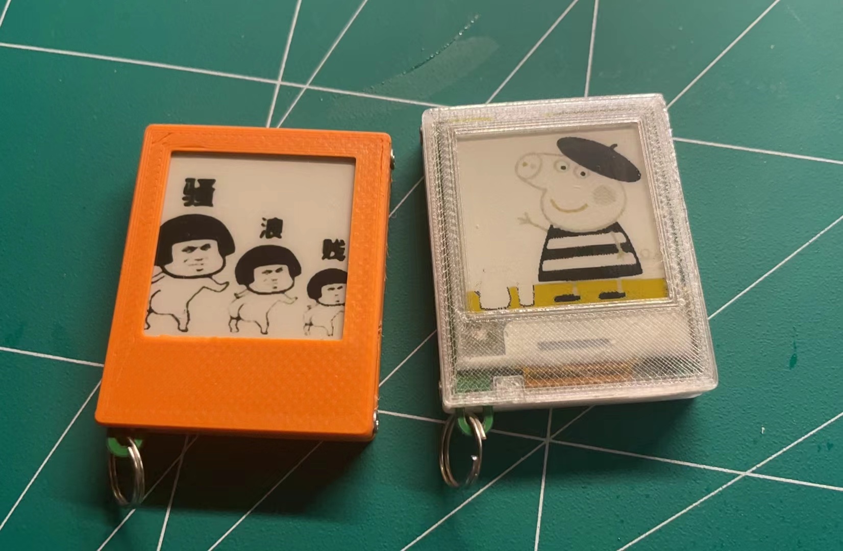box-keychain: ESP32 E-Paper Keychain